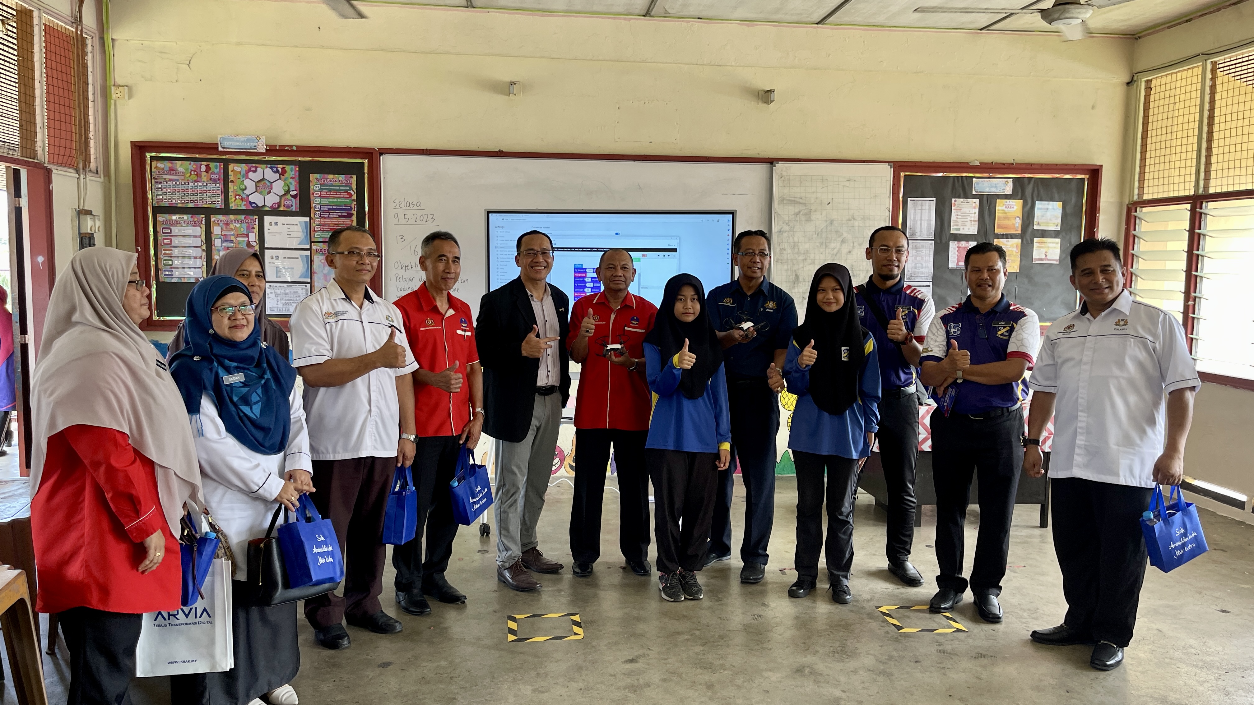 Students and Teachers of SMK Aminuddin Baki