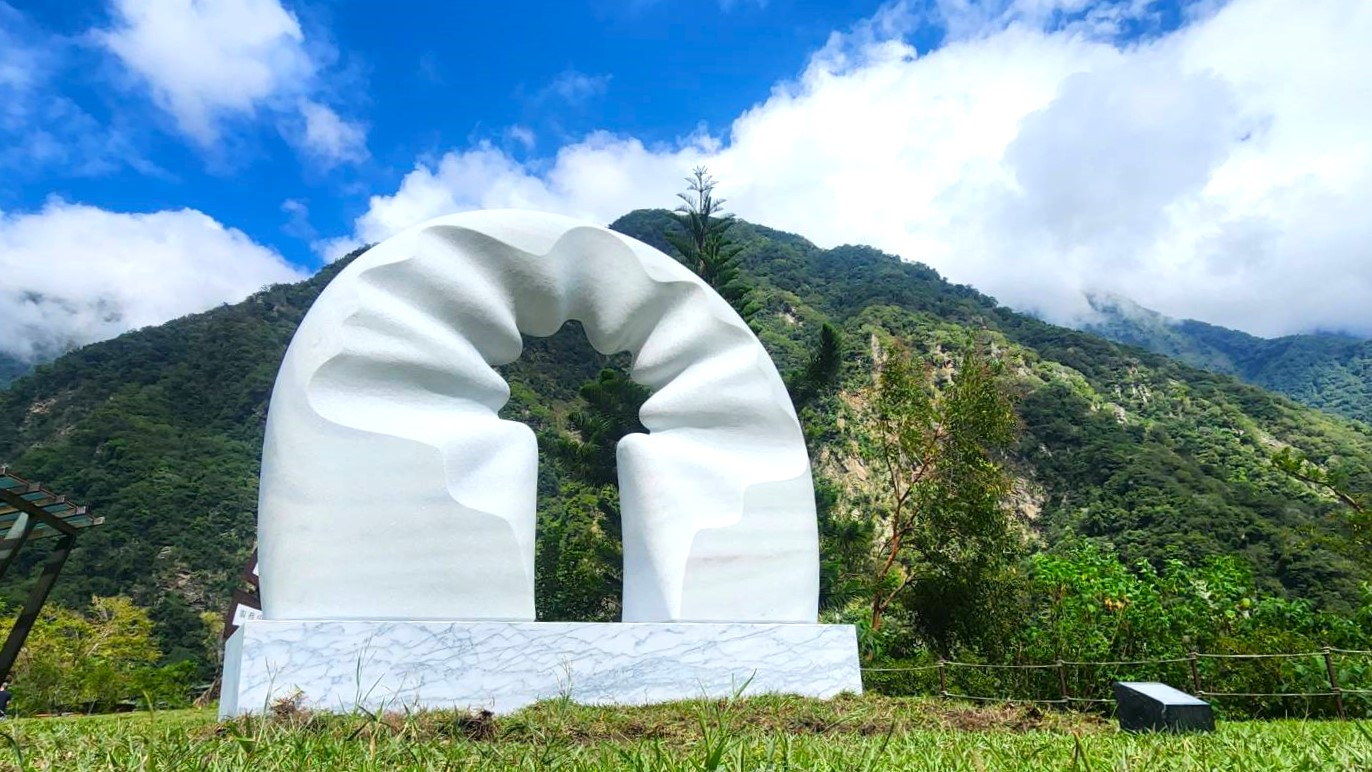 Works from stone sculptors from all over the world in the beautiful scenery of Hualien